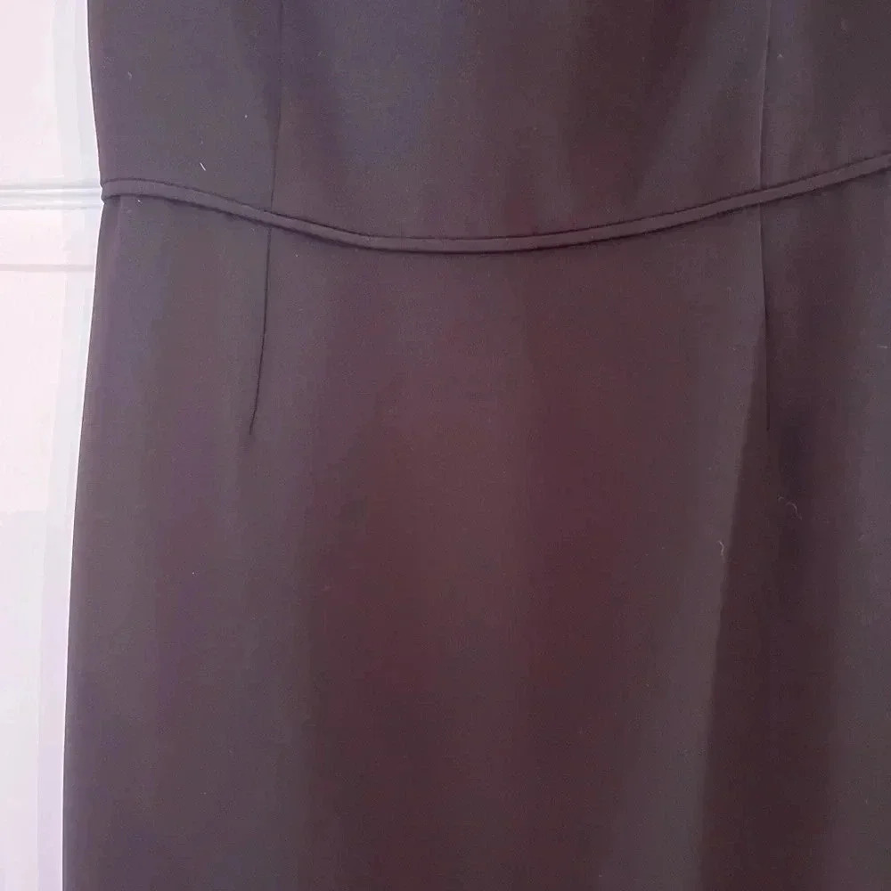 Tahari Dress. - Picture 5 of 6